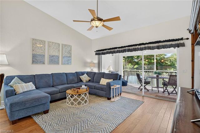 354 Dover PL # 202, Naples, FL 34104