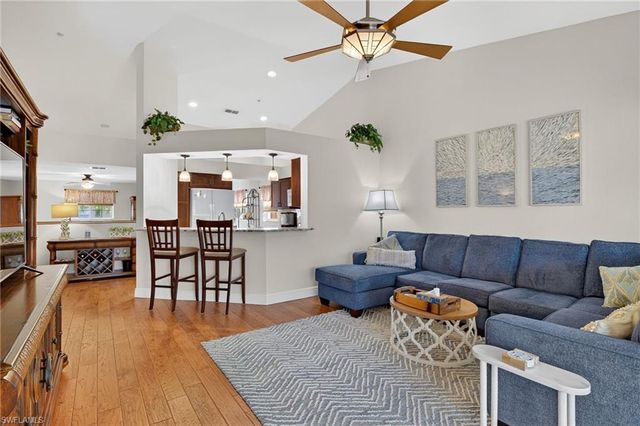 354 Dover PL # 202, Naples, FL 34104