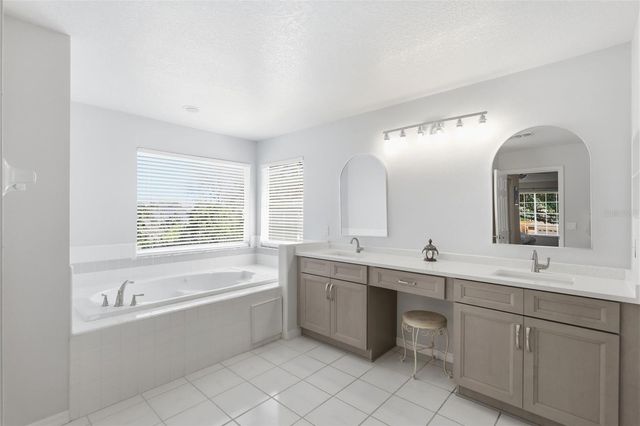 1212 NEEDLEWOOD LOOP, Oviedo, FL 32765