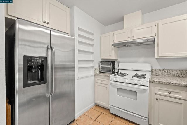 6824 Lumry St, North Highlands, CA 95660