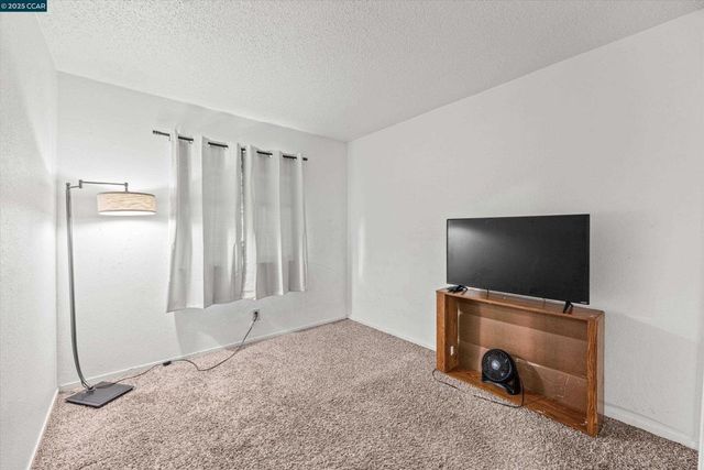 6824 Lumry St, North Highlands, CA 95660