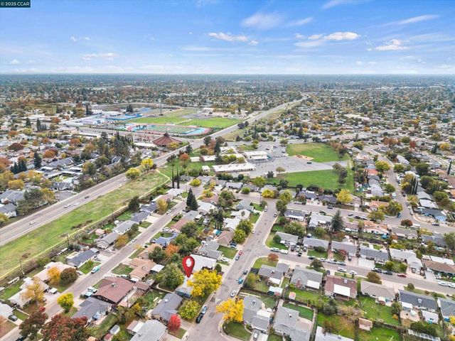 6824 Lumry St, North Highlands, CA 95660