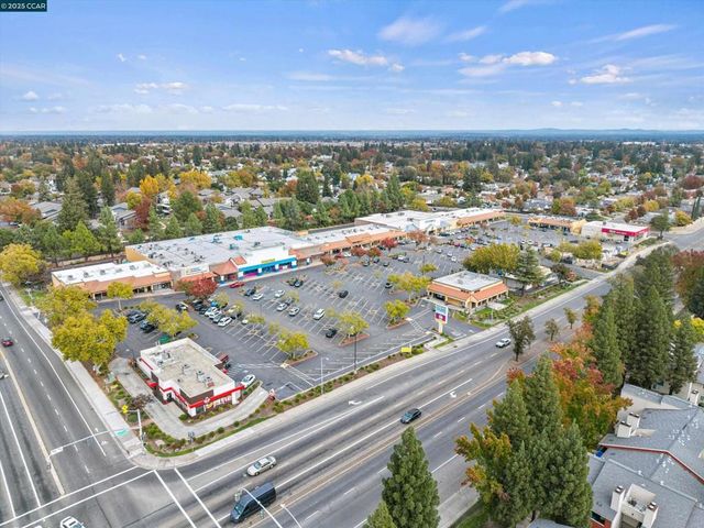 6824 Lumry St, North Highlands, CA 95660