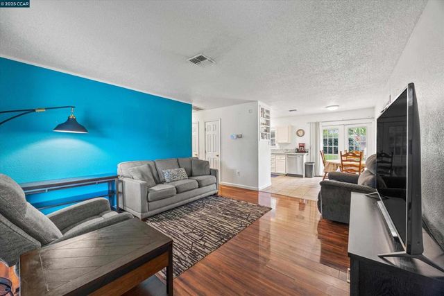 6824 Lumry St, North Highlands, CA 95660