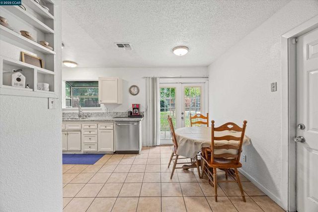 6824 Lumry St, North Highlands, CA 95660