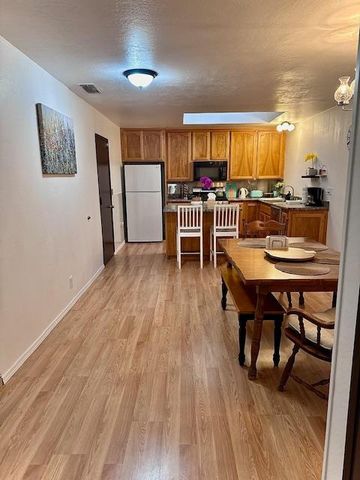 6107 Hillsdale, Sacramento, CA 95842