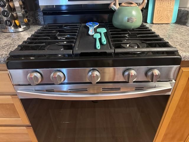 6107 Hillsdale, Sacramento, CA 95842