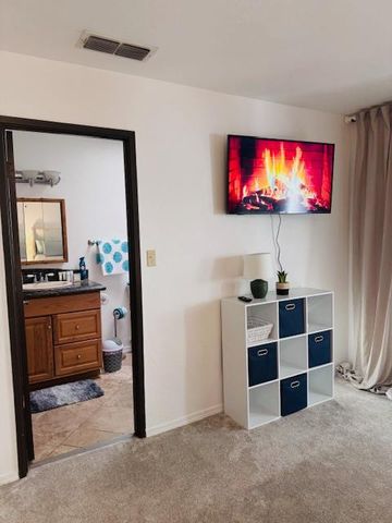 6107 Hillsdale, Sacramento, CA 95842