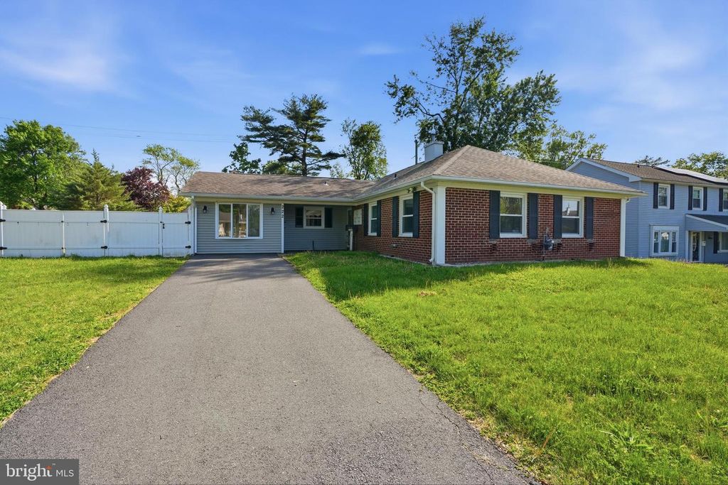 222 PAGEANT LN, Willingboro, NJ 08046