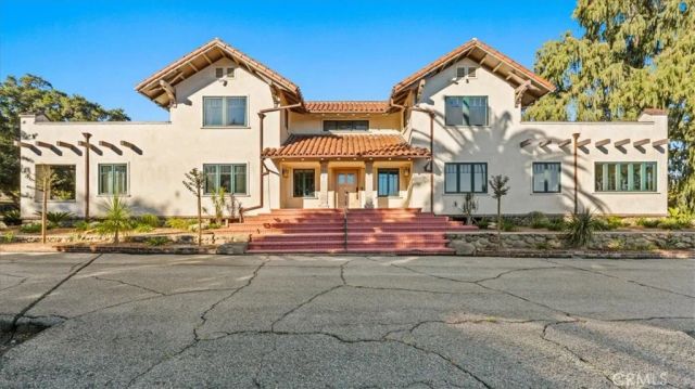 2360 N Mountain Avenue, Upland, CA 91784