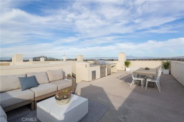 72 Ebb Tide Circle, Newport Beach, CA 92663
