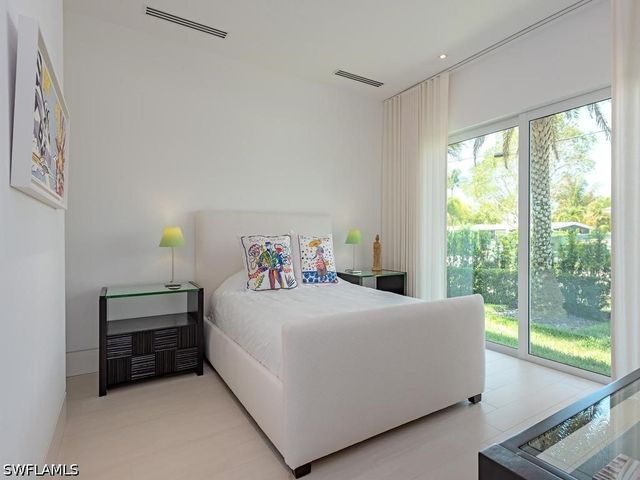 1218 14th AVE N, Naples, FL 34102