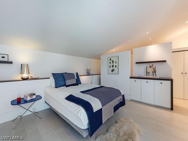 1218 14th AVE N, Naples, FL 34102