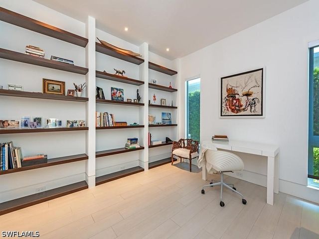 1218 14th AVE N, Naples, FL 34102