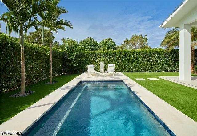 1218 14th AVE N, Naples, FL 34102