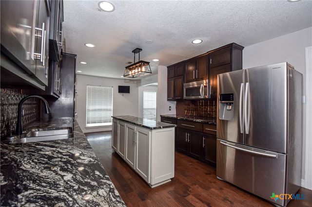 304 Cottonwood Drive, Harker Heights, TX 76548