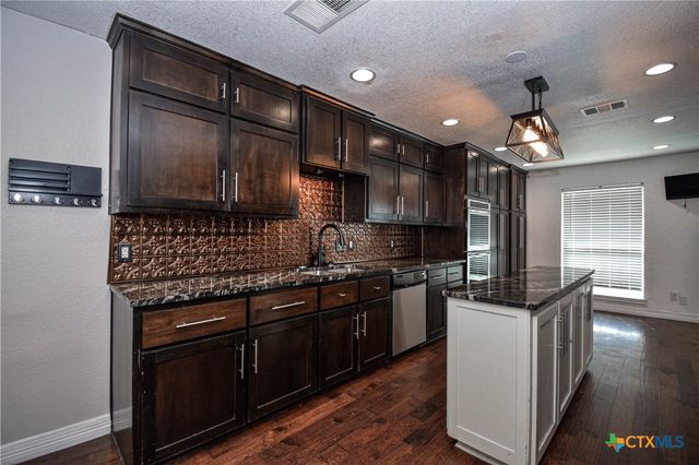 304 Cottonwood Drive, Harker Heights, TX 76548
