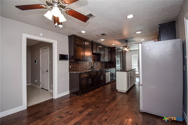 304 Cottonwood Drive, Harker Heights, TX 76548