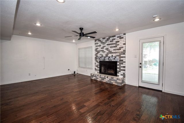 304 Cottonwood Drive, Harker Heights, TX 76548