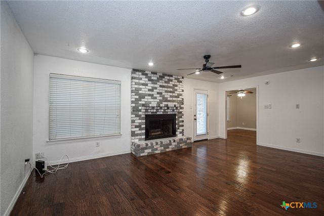 304 Cottonwood Drive, Harker Heights, TX 76548