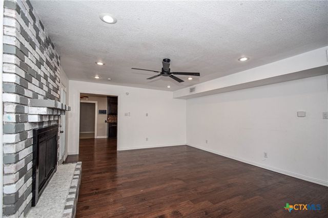 304 Cottonwood Drive, Harker Heights, TX 76548