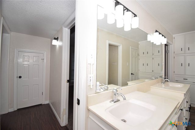 304 Cottonwood Drive, Harker Heights, TX 76548
