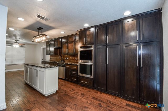 304 Cottonwood Drive, Harker Heights, TX 76548