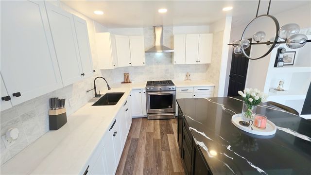 5104 Hampton Court, Bakersfield, CA 93309