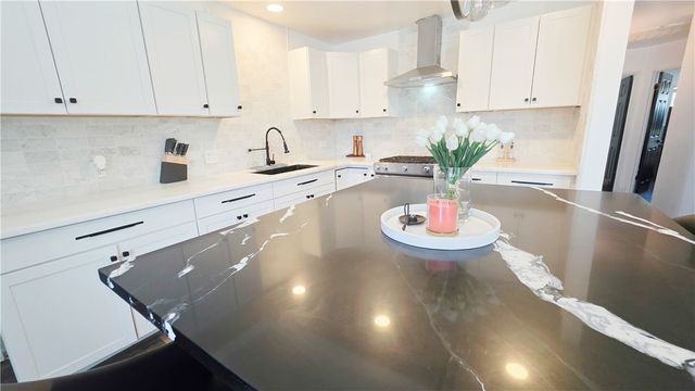 5104 Hampton Court, Bakersfield, CA 93309