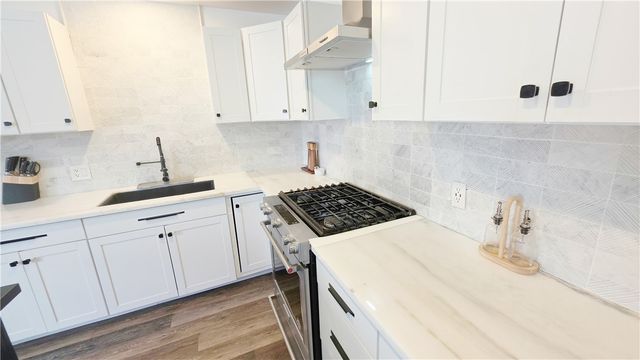 5104 Hampton Court, Bakersfield, CA 93309