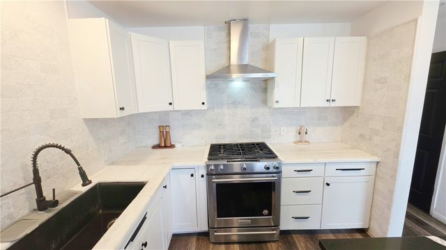 5104 Hampton Court, Bakersfield, CA 93309