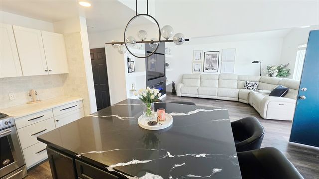 5104 Hampton Court, Bakersfield, CA 93309