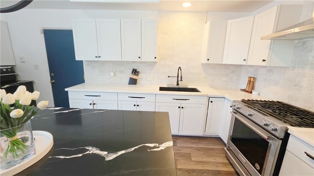 5104 Hampton Court, Bakersfield, CA 93309