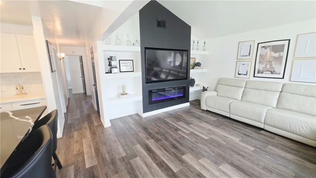5104 Hampton Court, Bakersfield, CA 93309
