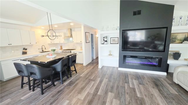 5104 Hampton Court, Bakersfield, CA 93309