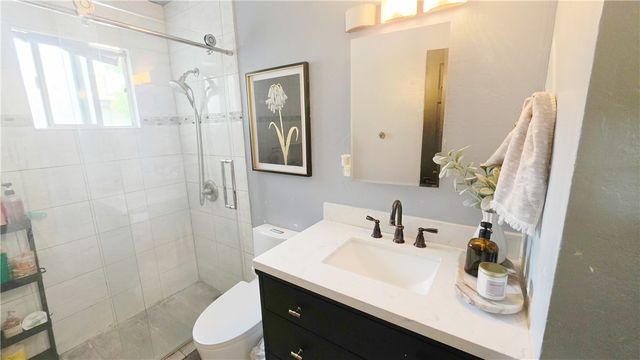 5104 Hampton Court, Bakersfield, CA 93309