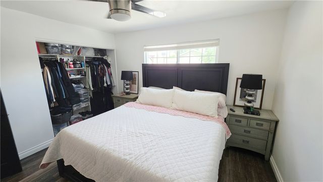 5104 Hampton Court, Bakersfield, CA 93309