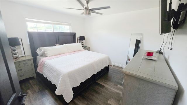 5104 Hampton Court, Bakersfield, CA 93309