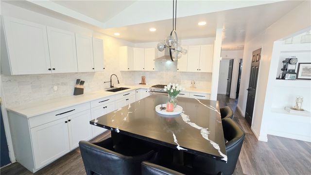 5104 Hampton Court, Bakersfield, CA 93309