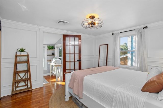 24 Gill Rd 4, Waltham, MA 02453