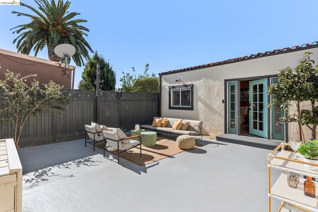 5215 Fleming Ave, Oakland, CA 94619