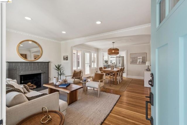 5215 Fleming Ave, Oakland, CA 94619