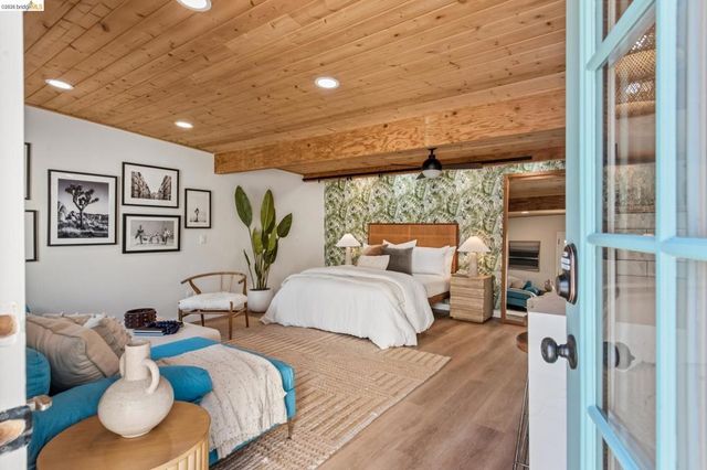5215 Fleming Ave, Oakland, CA 94619