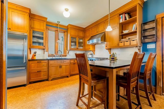 1011 Thomas Avenue, Forest Park, IL 60130