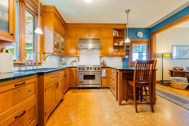 1011 Thomas Avenue, Forest Park, IL 60130
