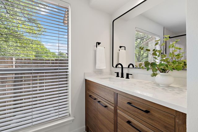 8211 Greenslope DR, Austin, TX 78759