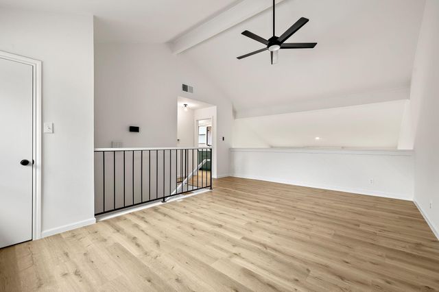 8211 Greenslope DR, Austin, TX 78759