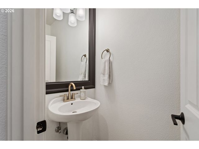 16167 Nw CENTINE Ln, Portland, OR 97229