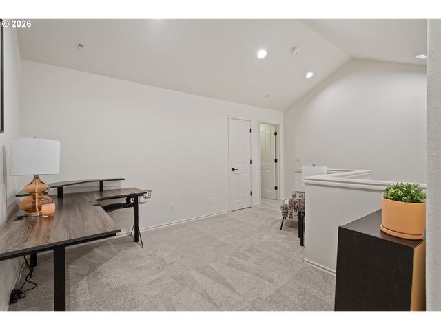 16167 Nw CENTINE Ln, Portland, OR 97229