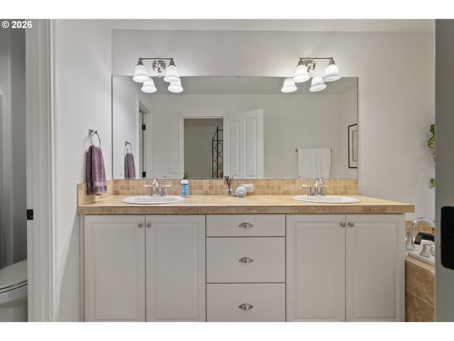 16167 Nw CENTINE Ln, Portland, OR 97229